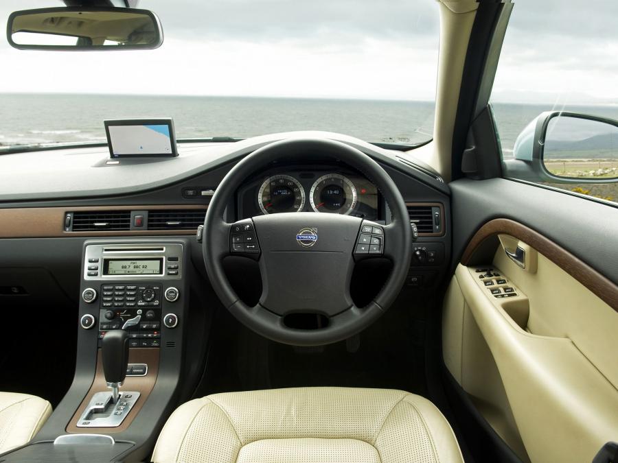  Volvo V70 2007 года  (UK) (фото 11 из 17)